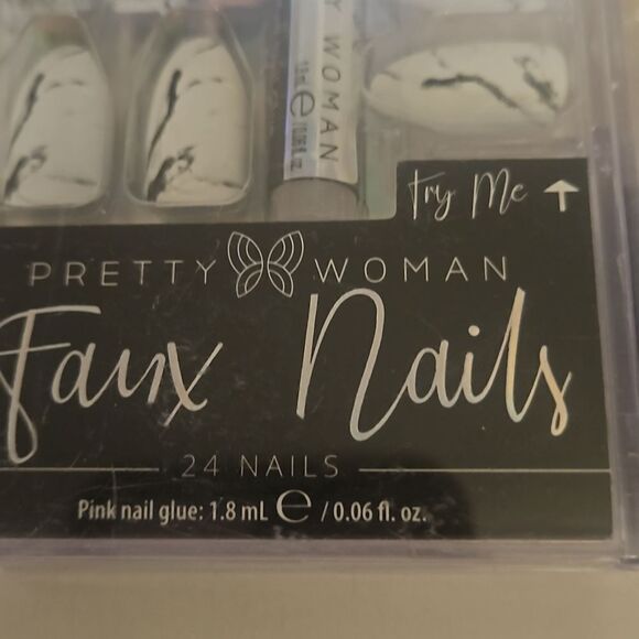 Pretty woman famx Nails - Picture 2 of 3